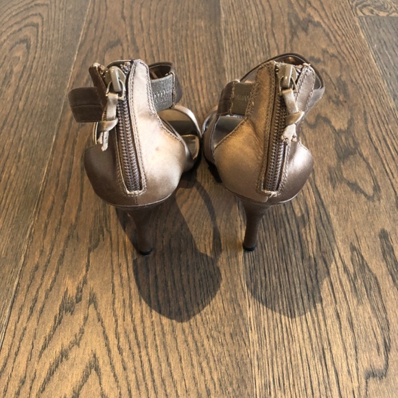 Heels - Picture 3 of 5